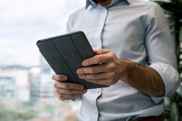 man-ipad.jpg